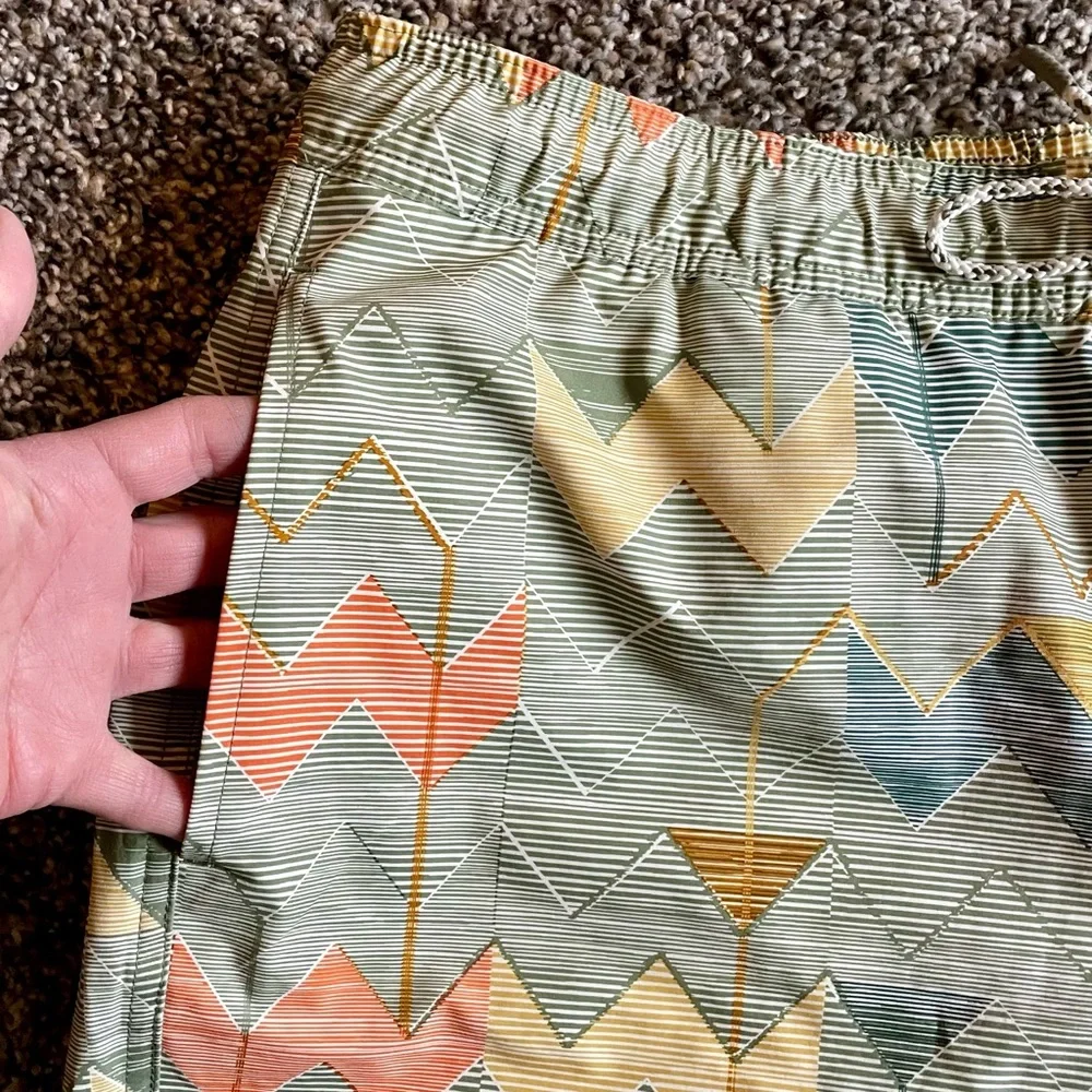 L.L. Bean Geometric Chevron Patterned Shorts Green and Orange Swim Trunks Large - Picture 5 of 14